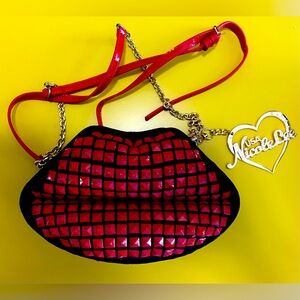 Nicole Lee red lips purse, great condition, hardly used!